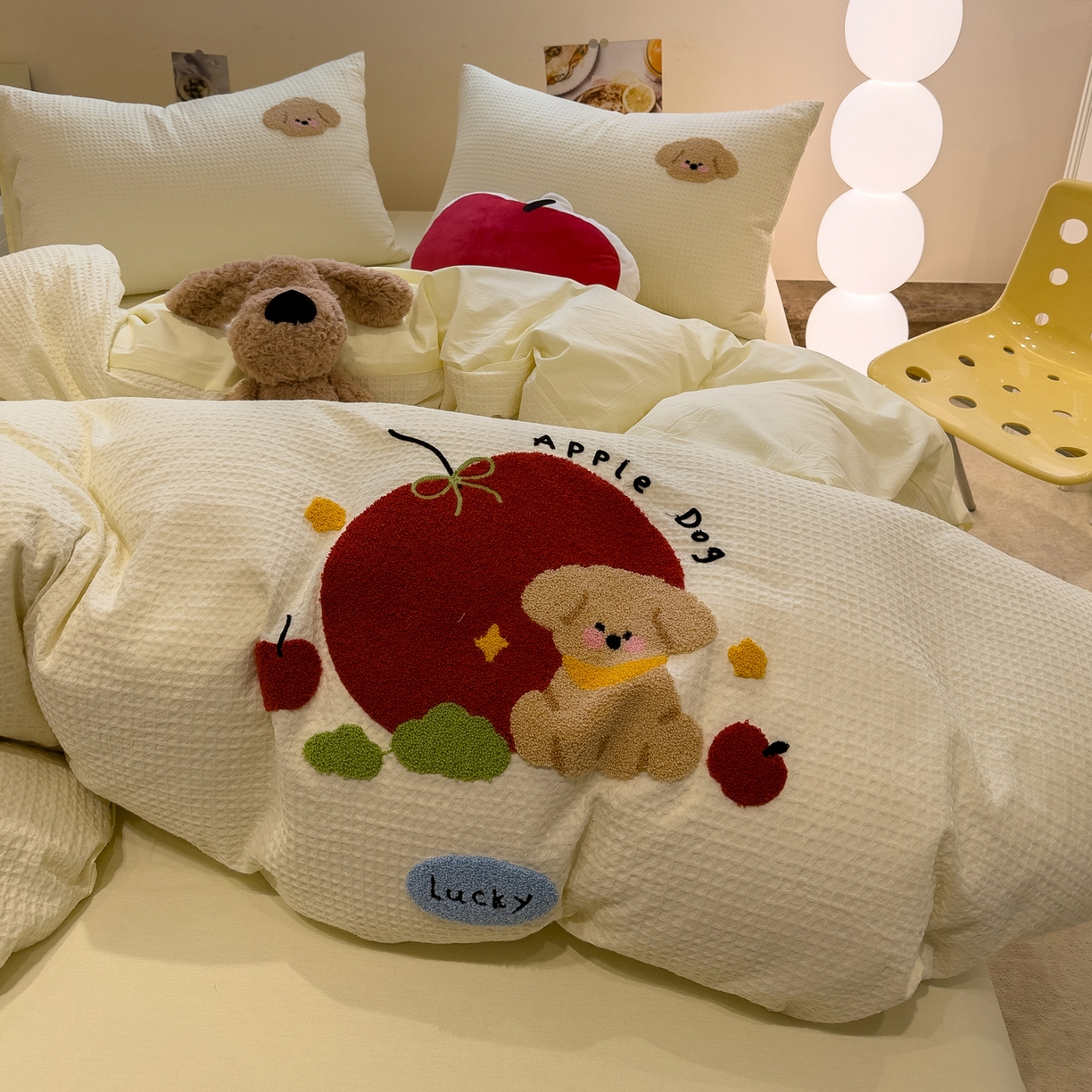 91家纺网 家纺一手货源 找家纺 雅居纺家纺 2026新款全棉华夫格毛巾绣四件套 米黄苹安狗