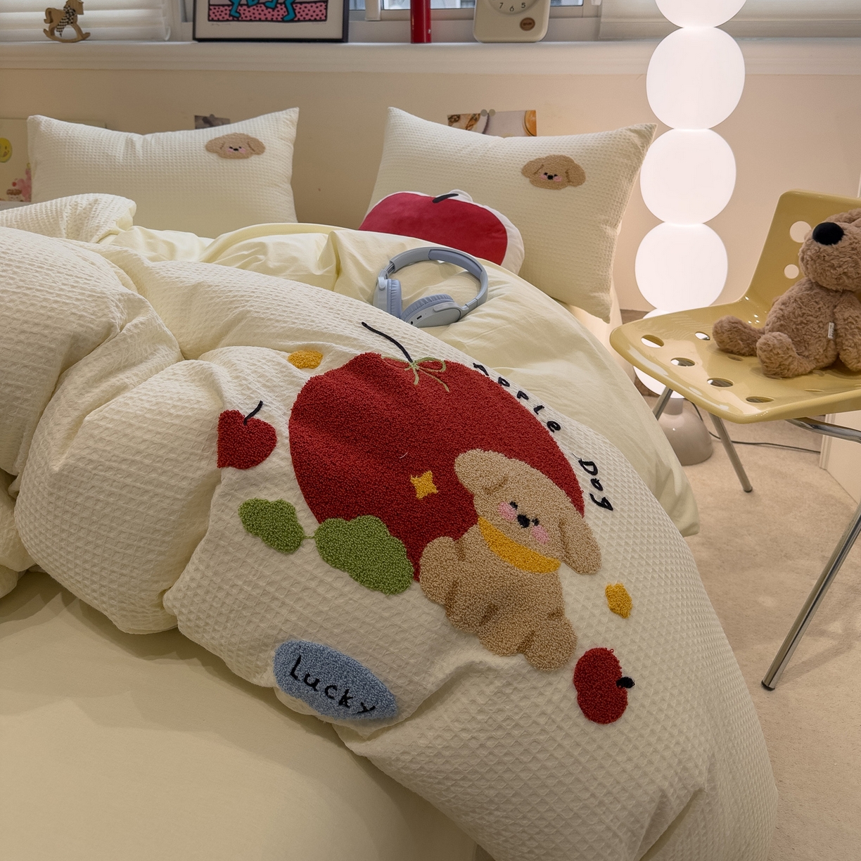 91家纺网 家纺一手货源 找家纺 雅居纺家纺 2026新款全棉华夫格毛巾绣四件套 米黄苹安狗