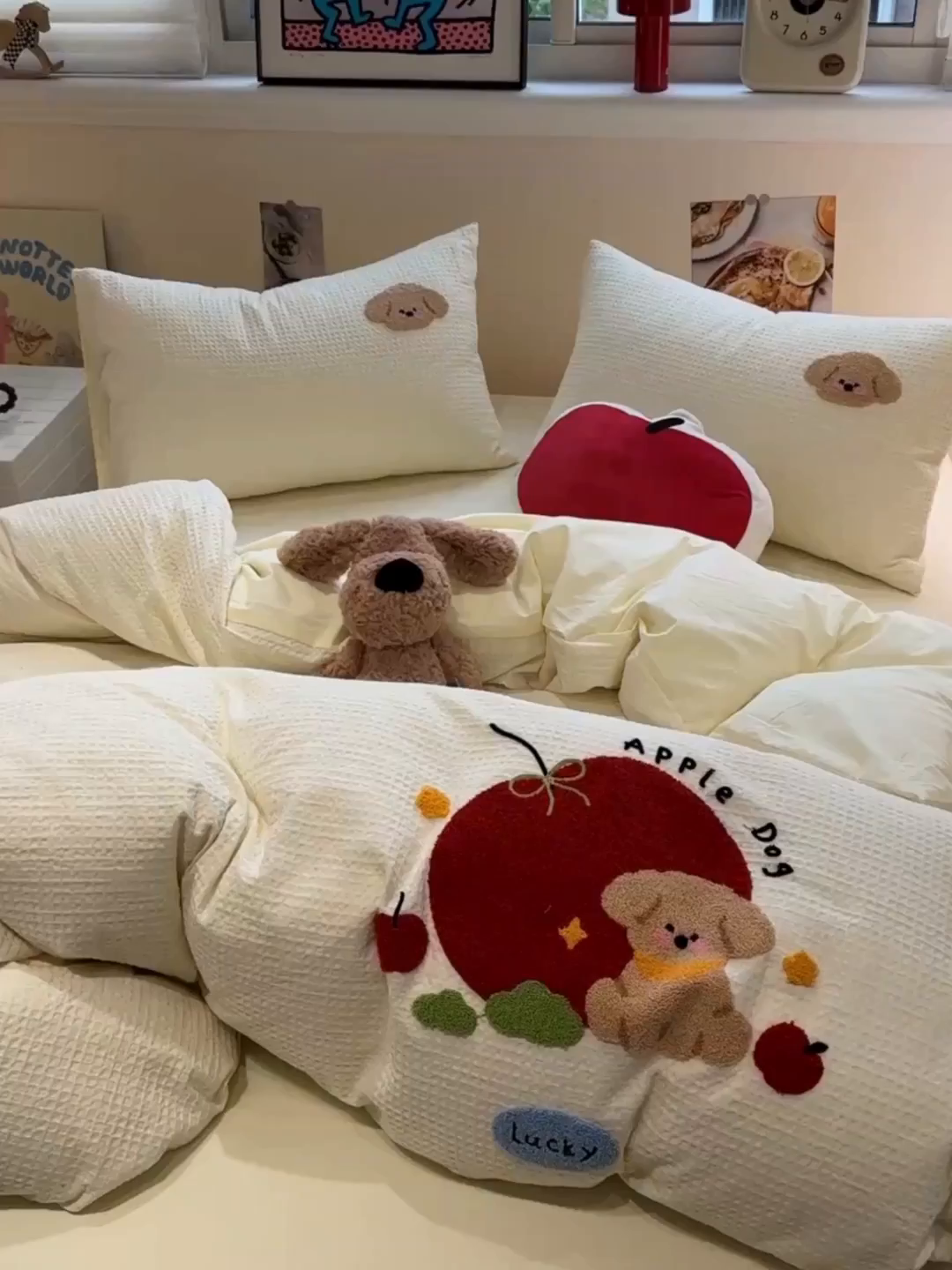 91家纺网 家纺一手货源 找家纺 雅居纺家纺 2026新款全棉华夫格毛巾绣四件套 米黄苹安狗