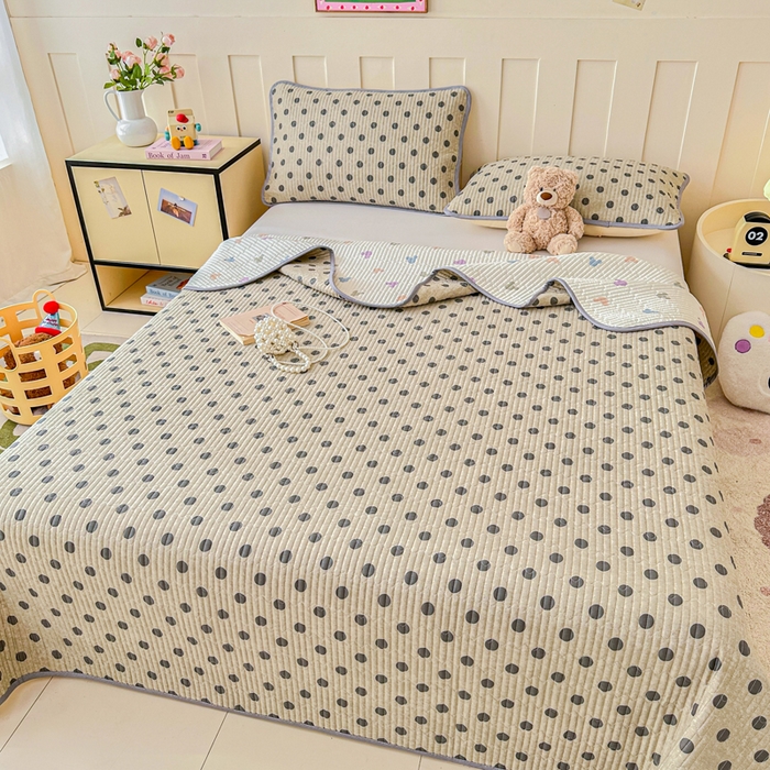 91家纺网 家纺一手货源 找家纺 2026新款13070单面全棉绗缝床盖三件套 灰调波点