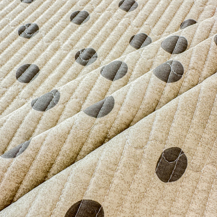 91家纺网 家纺一手货源 找家纺 2026新款13070单面全棉绗缝床盖三件套 灰调波点