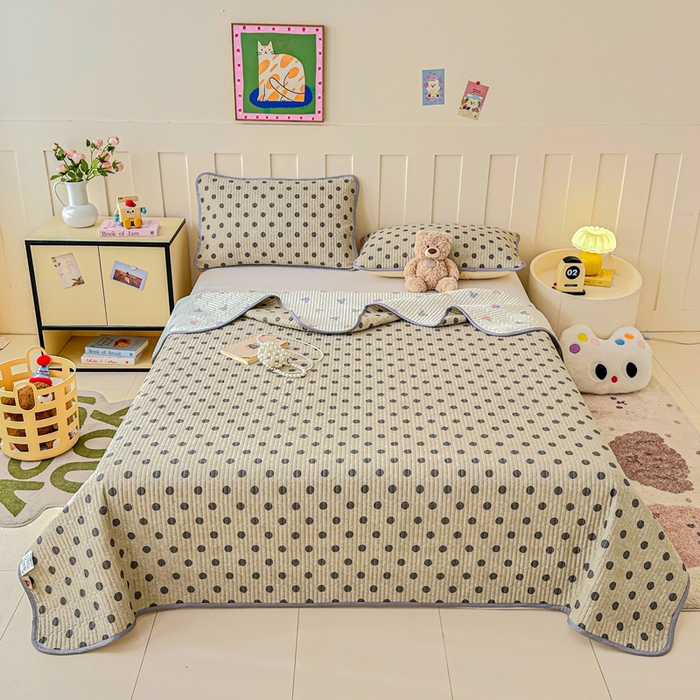 91家纺网 家纺一手货源 找家纺 2026新款13070单面全棉绗缝床盖三件套 灰调波点