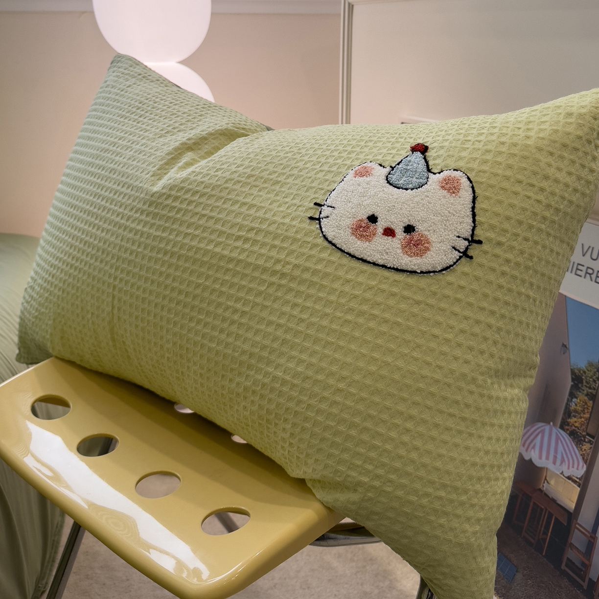 91家纺网 家纺一手货源 找家纺 雅居纺家纺 2026新款全棉华夫格毛巾绣四件套 水绿萌宠