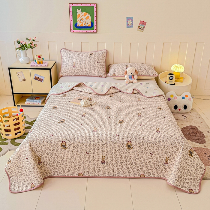 91家纺网 家纺一手货源 找家纺 2026新款13070单面全棉绗缝床盖三件套 帕丁顿兔兔