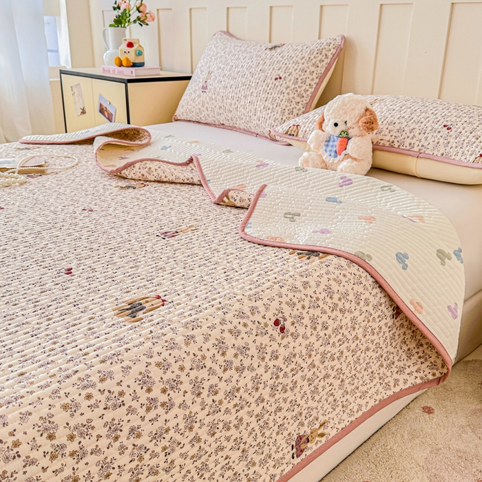 91家纺网 家纺一手货源 找家纺 2026新款13070单面全棉绗缝床盖三件套 帕丁顿兔兔