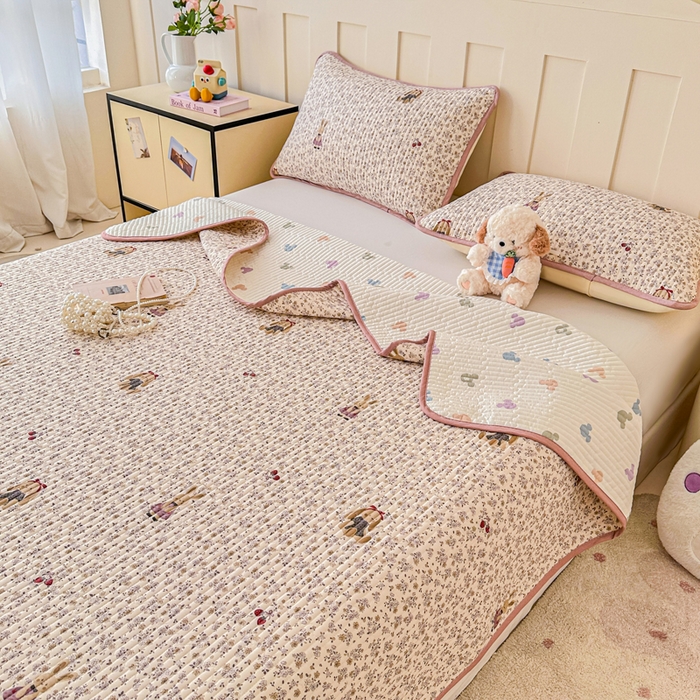 91家纺网 家纺一手货源 找家纺 2026新款13070单面全棉绗缝床盖三件套 帕丁顿兔兔