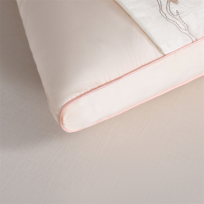 91家纺网 家纺一手货源 找家纺 （总）仁宇枕业 2025新款新品棠颜悦色蚕丝定型枕