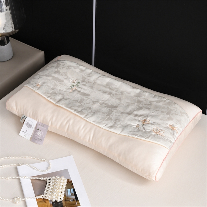 91家纺网 家纺一手货源 找家纺 （总）仁宇枕业 2025新款新品棠颜悦色蚕丝定型枕