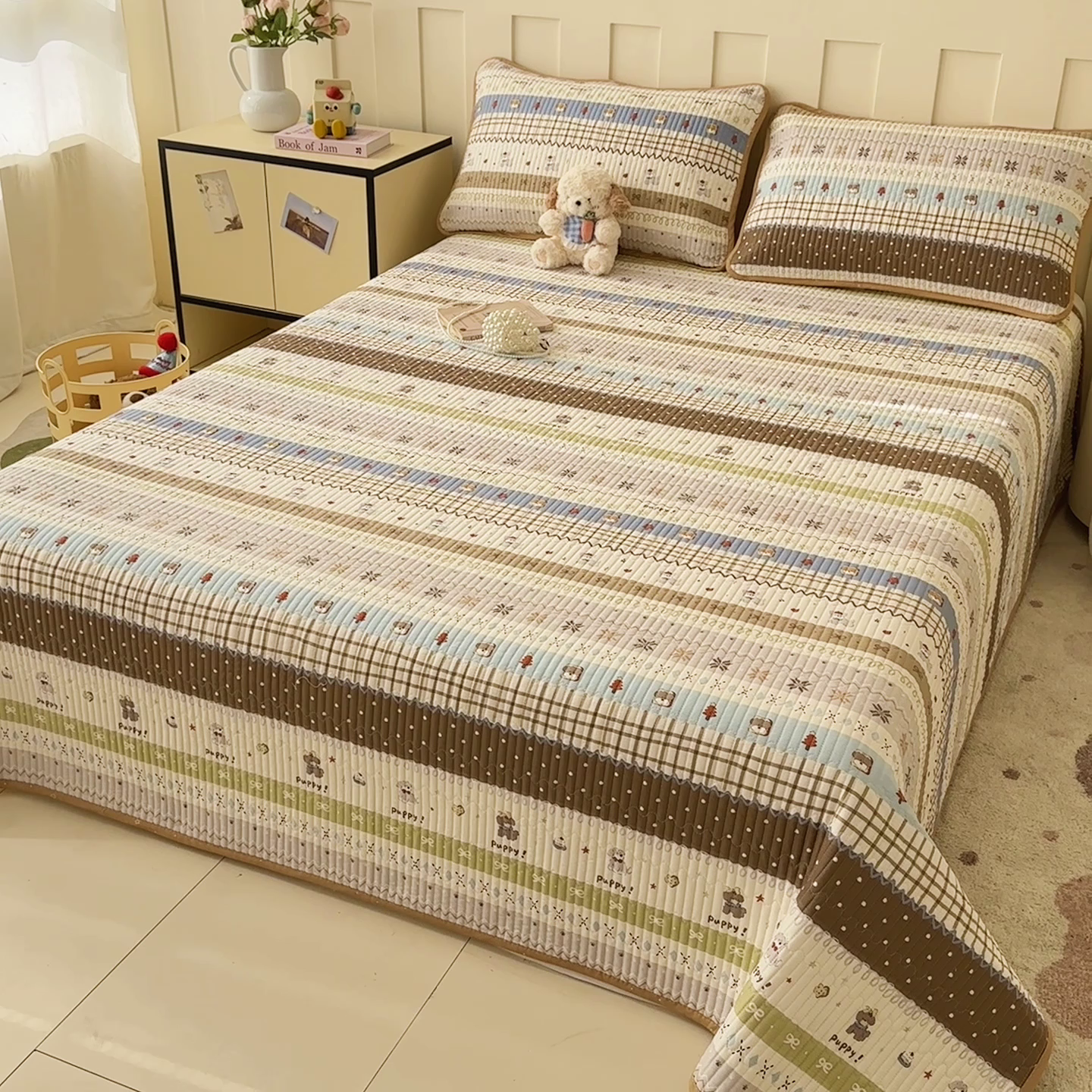 91家纺网 家纺一手货源 找家纺 2026新款13070单面全棉绗缝床盖三件套 童年小事