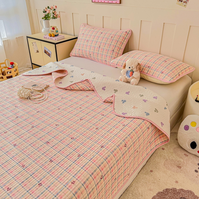 91家纺网 家纺一手货源 找家纺 2026新款13070单面全棉绗缝床盖三件套 樱桃窗台