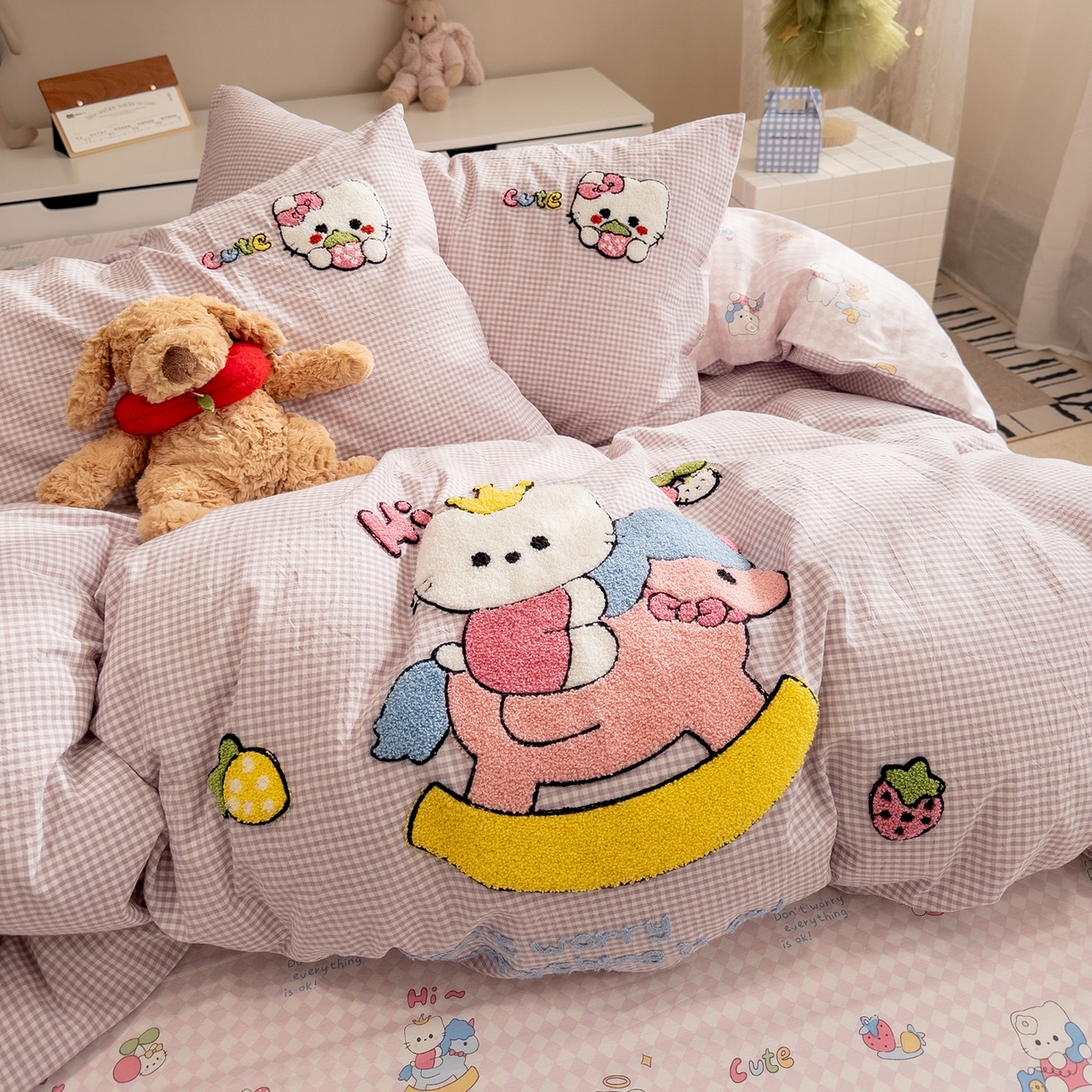 91家纺网 家纺一手货源 找家纺 雅居纺家纺 2026新款全棉色织水洗棉毛巾绣猫咪四件套 木马猫咪