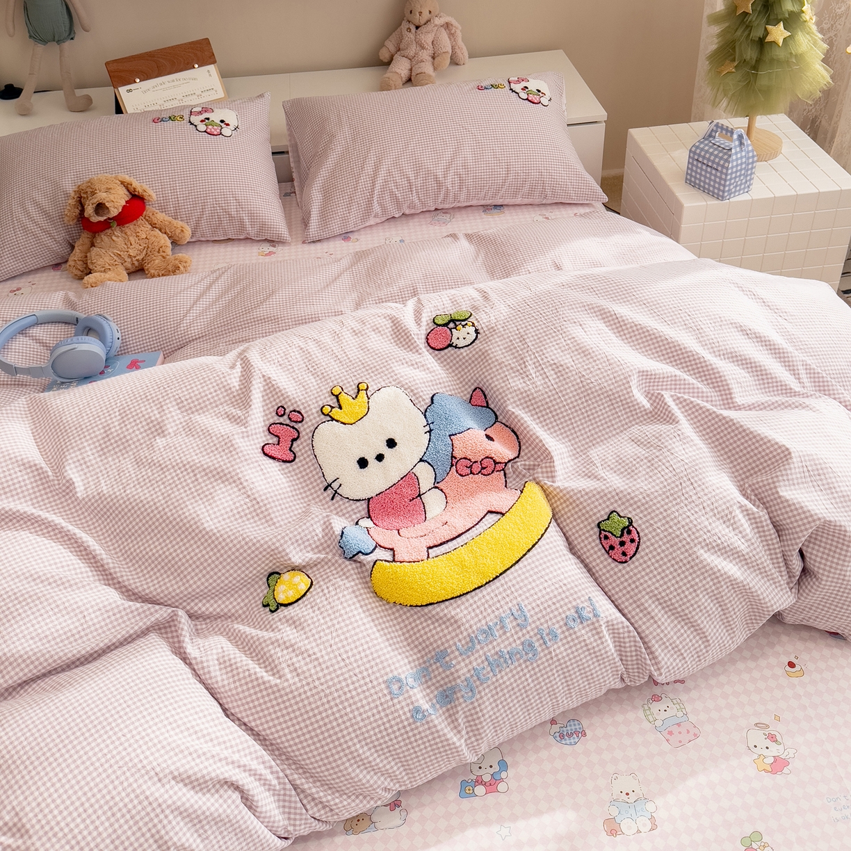 91家纺网 家纺一手货源 找家纺 雅居纺家纺 2026新款全棉色织水洗棉毛巾绣猫咪四件套 木马猫咪