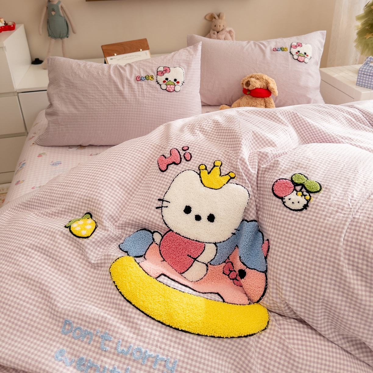 91家纺网 家纺一手货源 找家纺 雅居纺家纺 2026新款全棉色织水洗棉毛巾绣猫咪四件套 木马猫咪