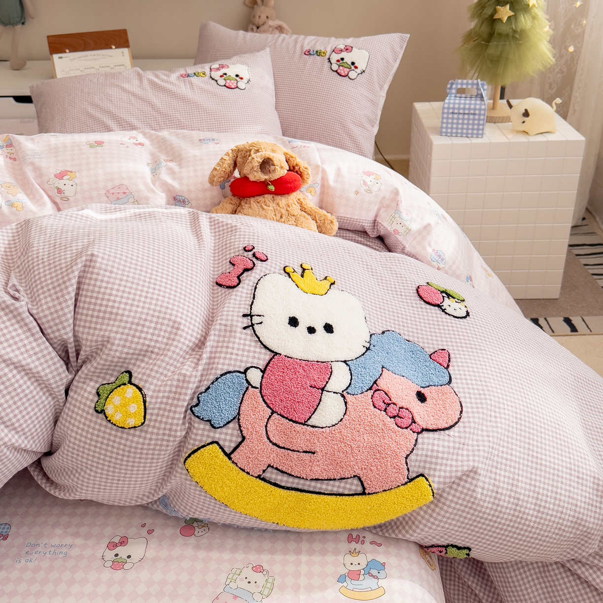 91家纺网 家纺一手货源 找家纺 雅居纺家纺 2026新款全棉色织水洗棉毛巾绣猫咪四件套 木马猫咪