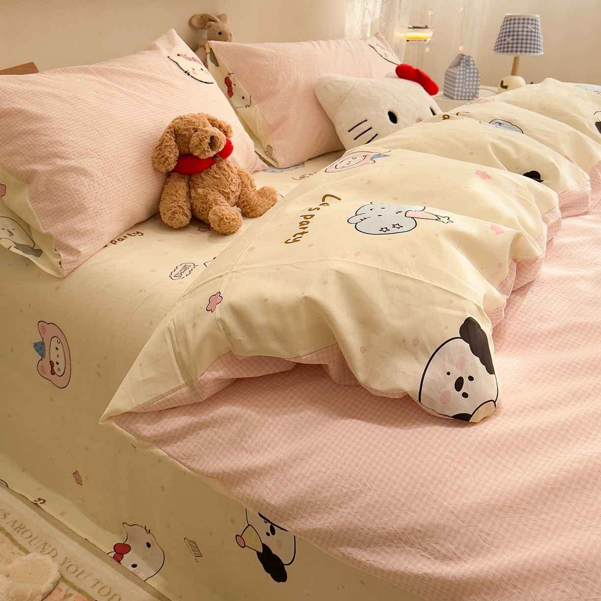 91家纺网 家纺一手货源 找家纺 雅居纺家纺 2026新款全棉色织水洗棉毛巾绣猫咪四件套 派对小猫