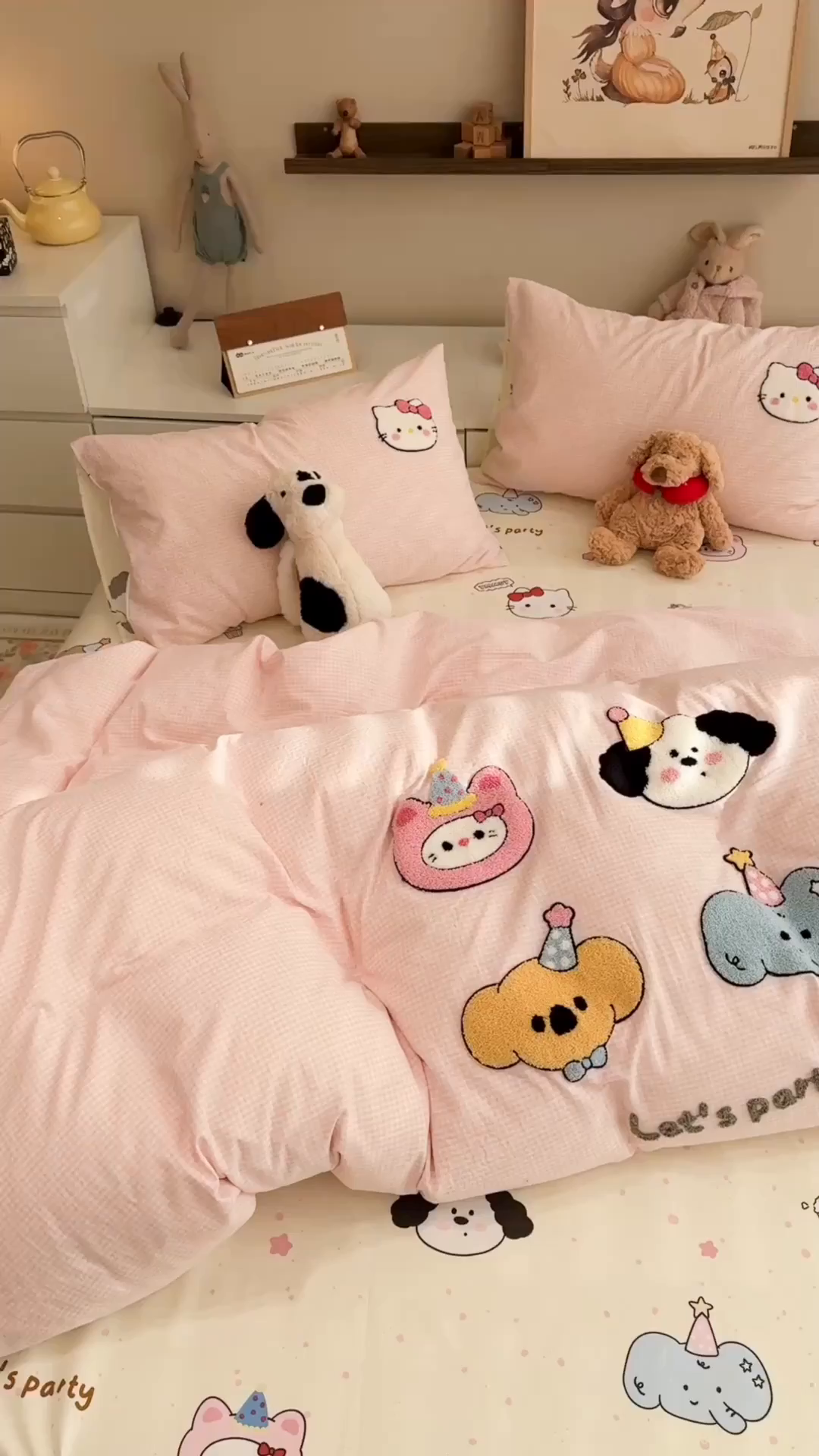 91家纺网 家纺一手货源 找家纺 雅居纺家纺 2026新款全棉色织水洗棉毛巾绣猫咪四件套 派对小猫