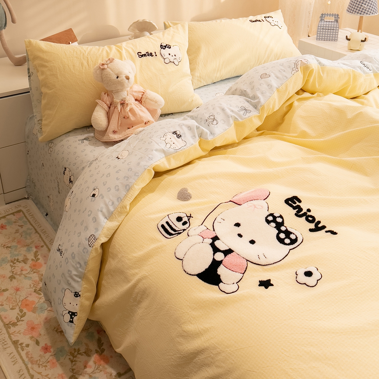 91家纺网 家纺一手货源 找家纺 雅居纺家纺 2026新款全棉色织水洗棉毛巾绣猫咪四件套 气球猫咪