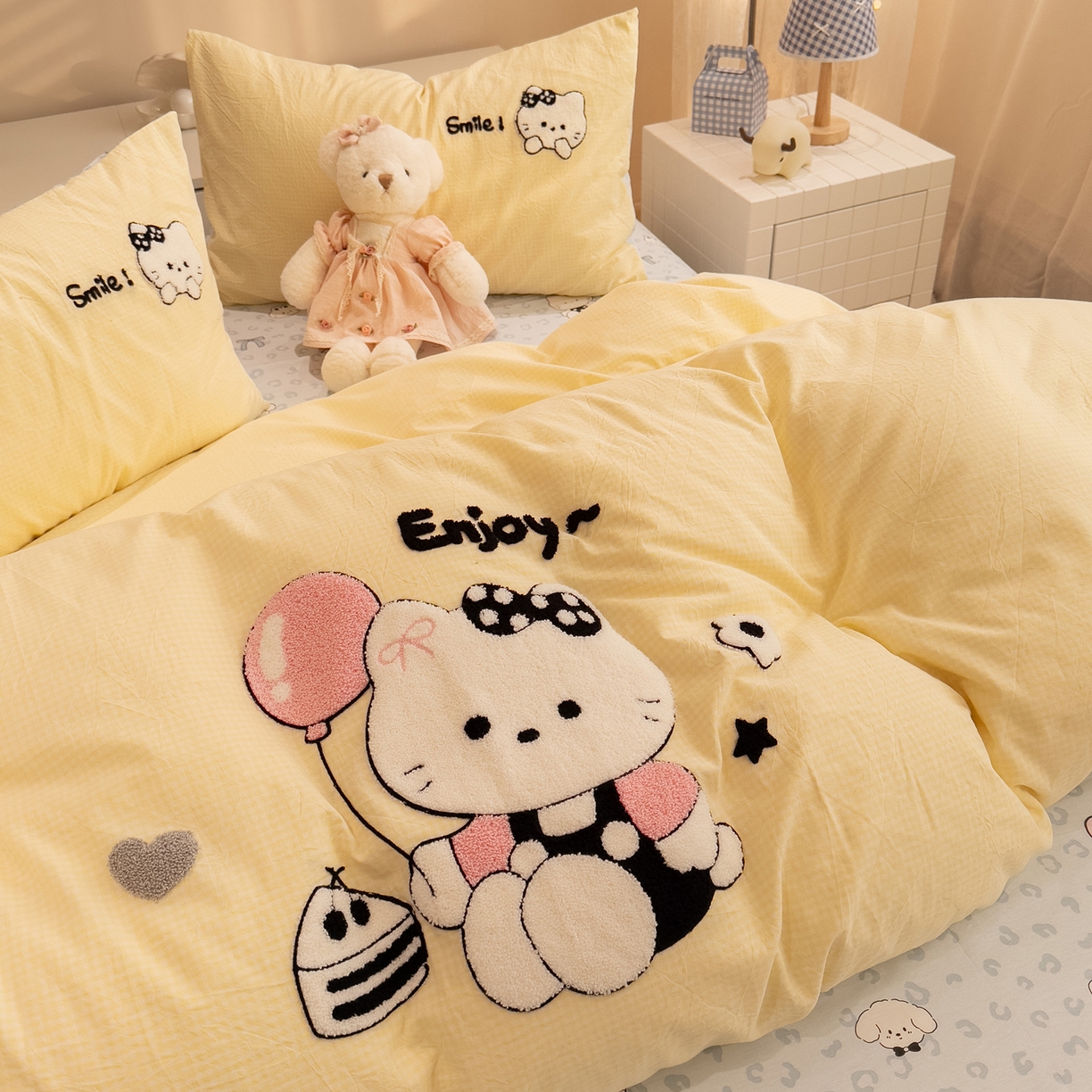 91家纺网 家纺一手货源 找家纺 雅居纺家纺 2026新款全棉色织水洗棉毛巾绣猫咪四件套 气球猫咪