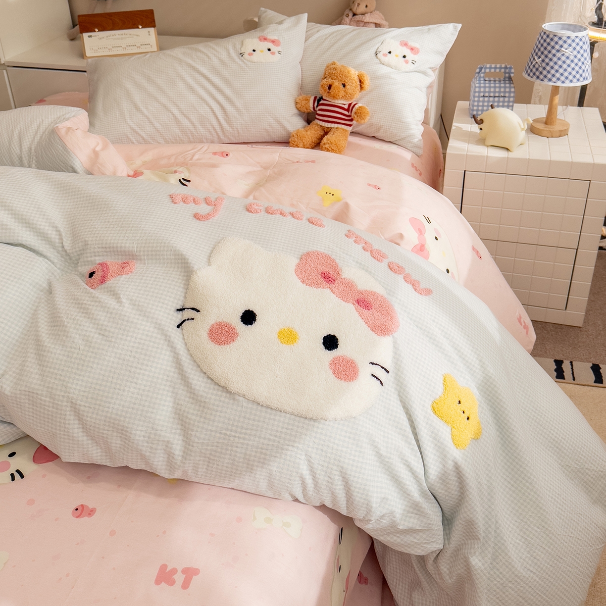 91家纺网 家纺一手货源 找家纺 雅居纺家纺 2026新款全棉色织水洗棉毛巾绣猫咪四件套 星星猫咪