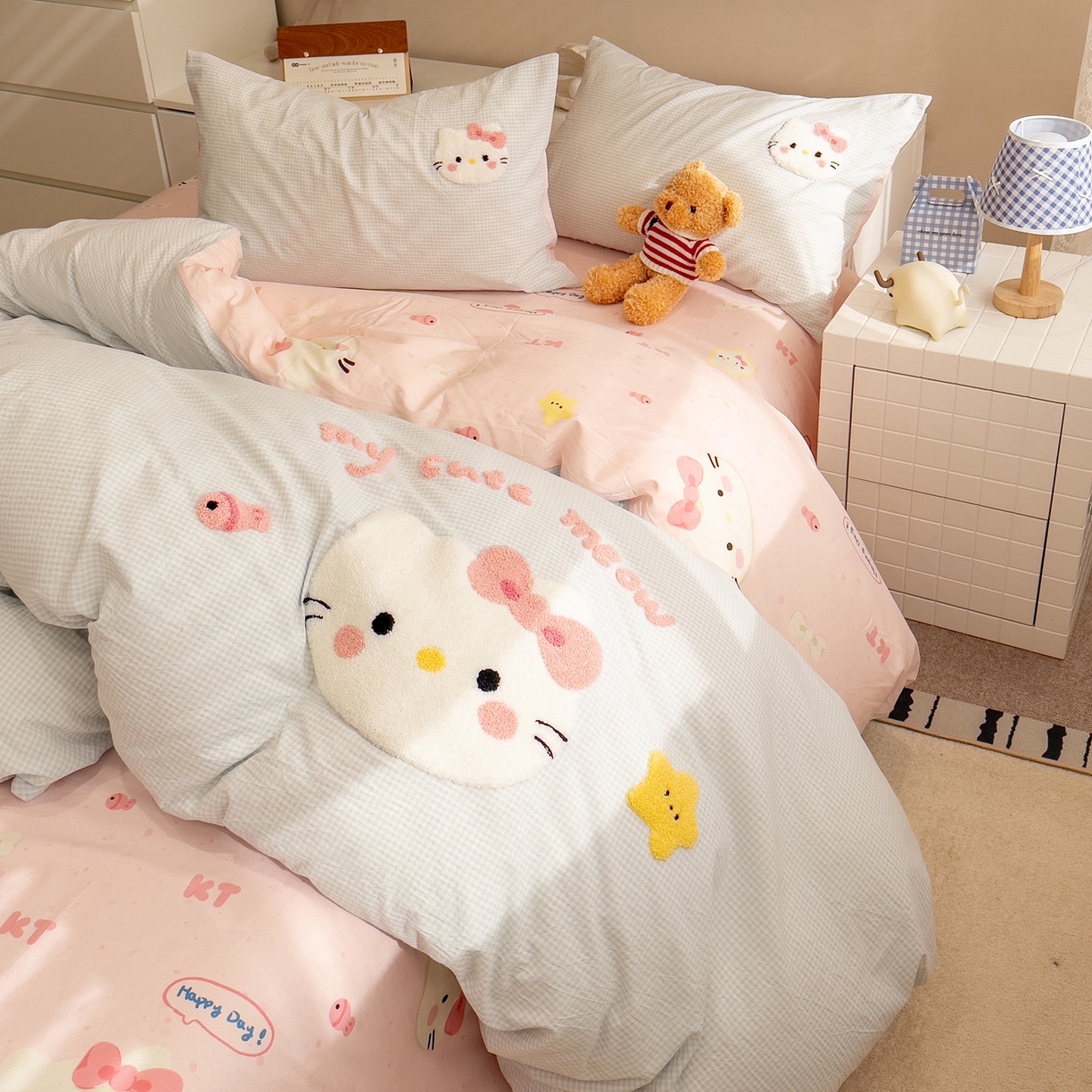 91家纺网 家纺一手货源 找家纺 雅居纺家纺 2026新款全棉色织水洗棉毛巾绣猫咪四件套 星星猫咪