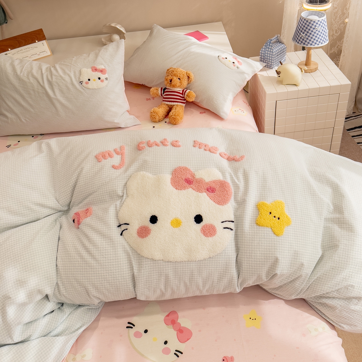 91家纺网 家纺一手货源 找家纺 雅居纺家纺 2026新款全棉色织水洗棉毛巾绣猫咪四件套 星星猫咪