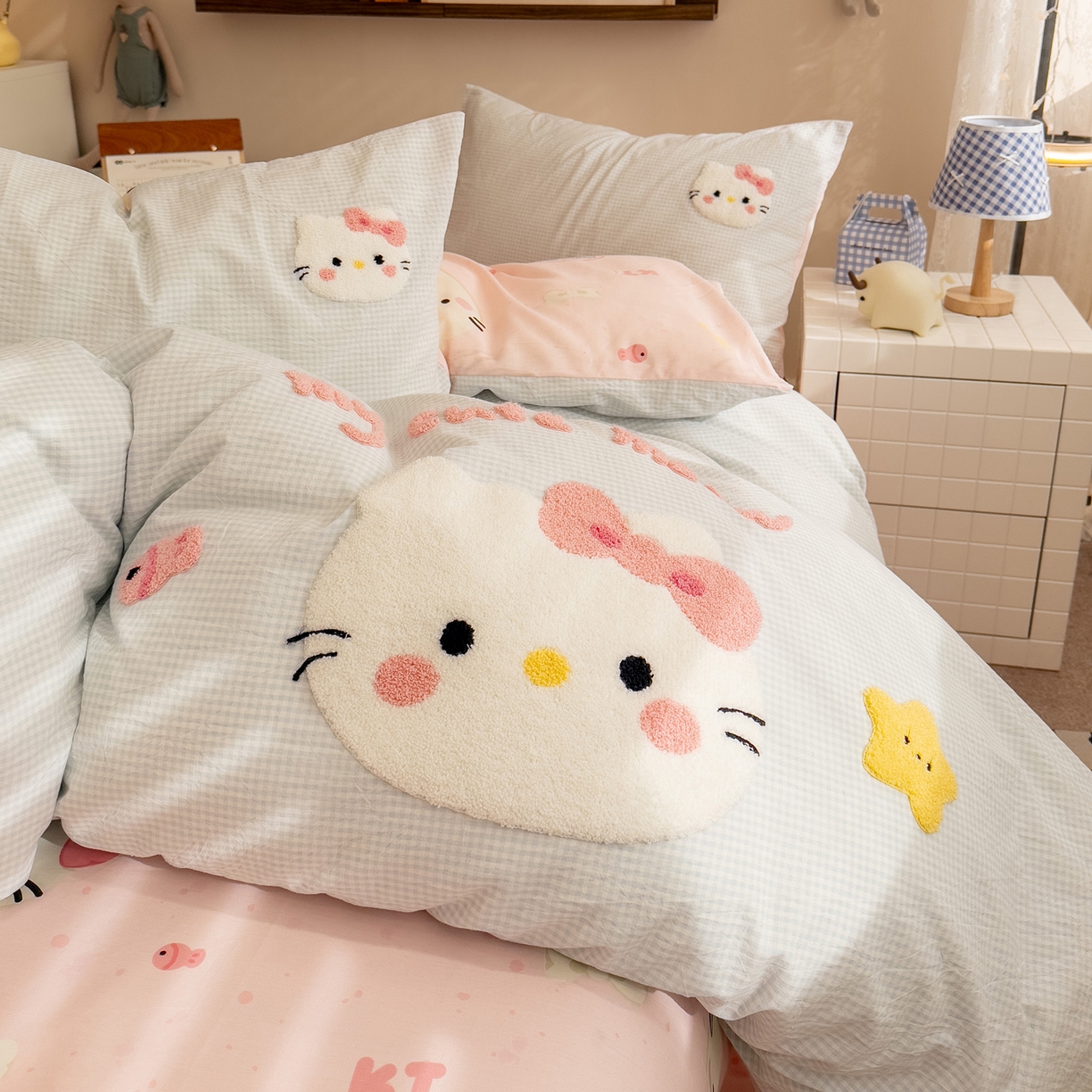 91家纺网 家纺一手货源 找家纺 雅居纺家纺 2026新款全棉色织水洗棉毛巾绣猫咪四件套 星星猫咪