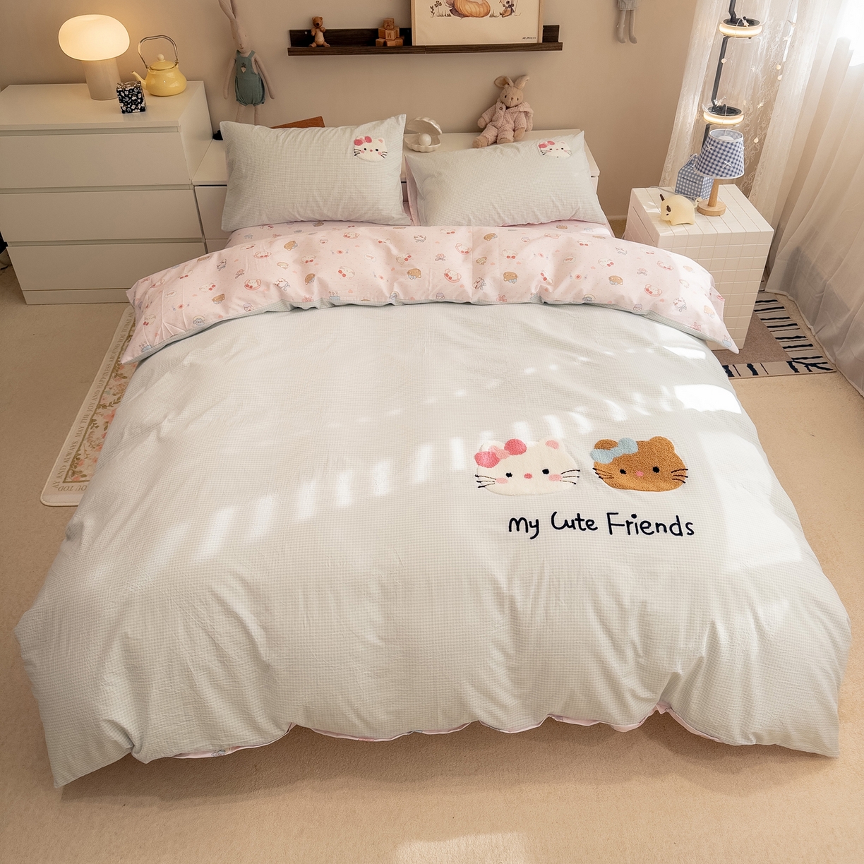 91家纺网 家纺一手货源 找家纺 雅居纺家纺 2026新款全棉色织水洗棉毛巾绣猫咪四件套 幸福猫咪