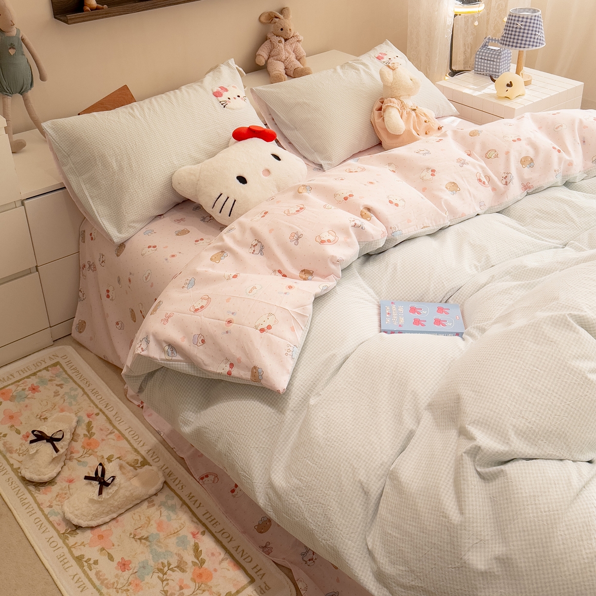 91家纺网 家纺一手货源 找家纺 雅居纺家纺 2026新款全棉色织水洗棉毛巾绣猫咪四件套 幸福猫咪