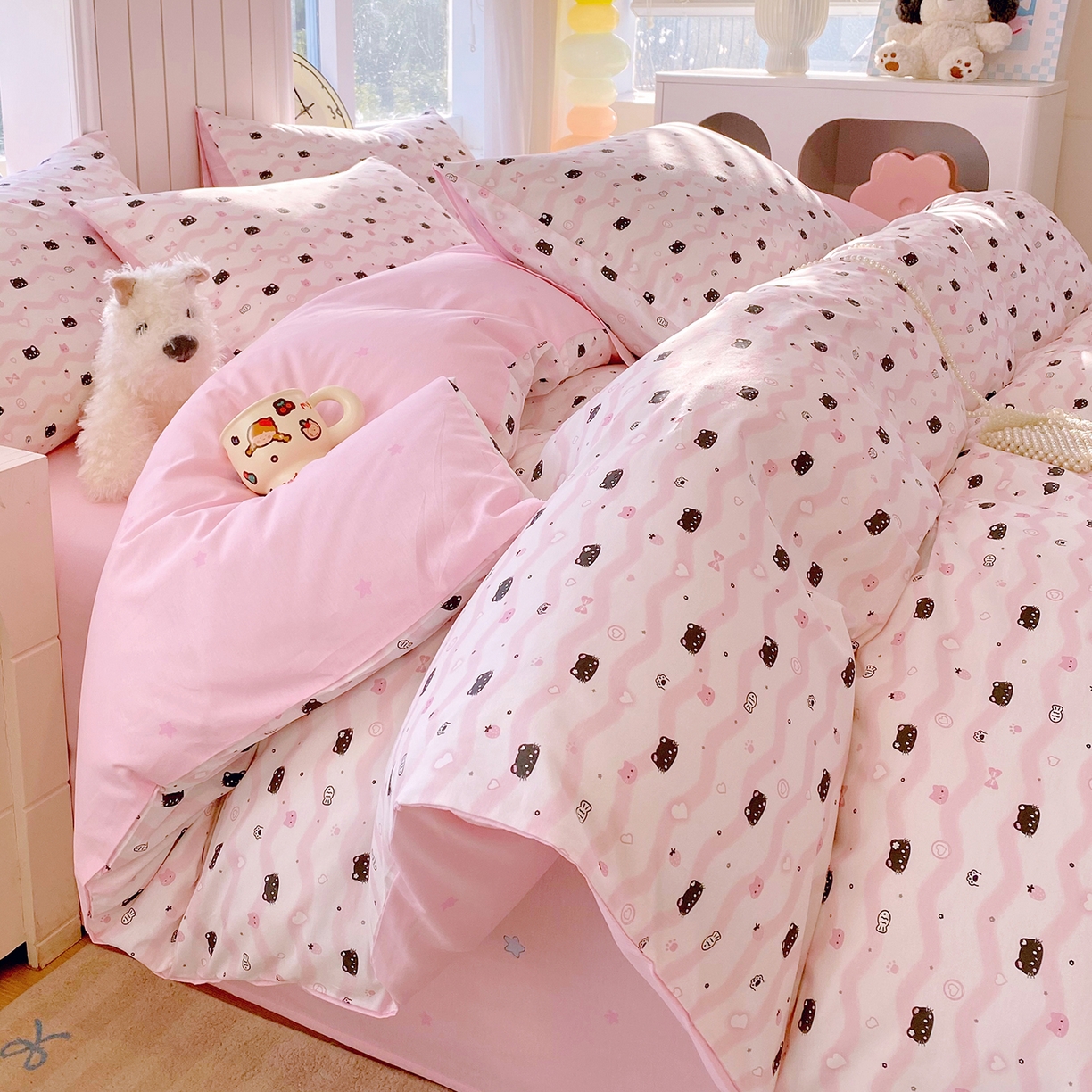 91家纺网 家纺一手货源 找家纺 小懒猪 2026新款全棉印花卡通系列四件套 粉喵甜梦