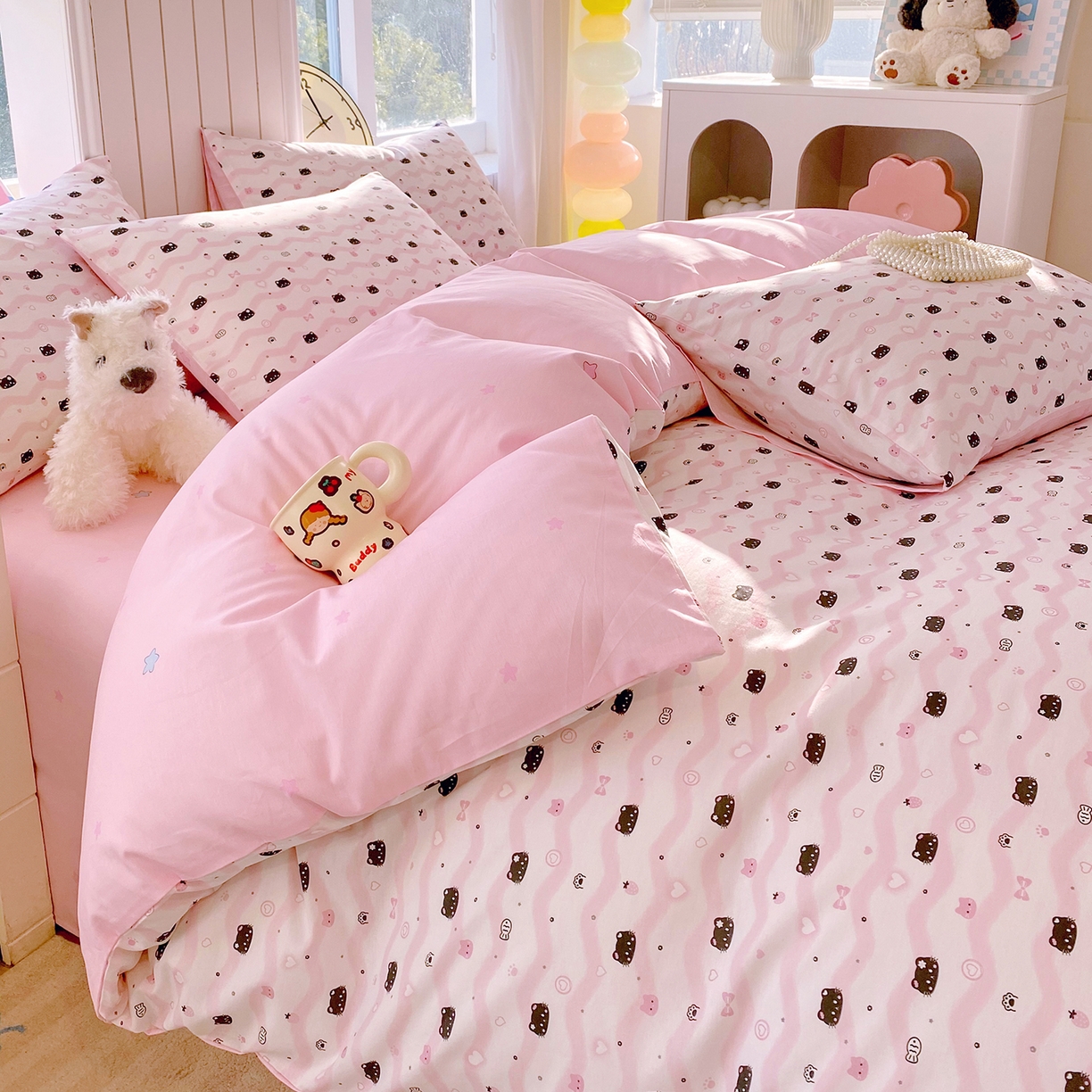 91家纺网 家纺一手货源 找家纺 小懒猪 2026新款全棉印花卡通系列四件套 粉喵甜梦