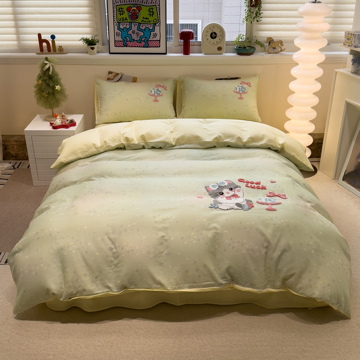 91家纺网 家纺一手货源 找家纺 雅居纺家纺 2026新款全棉双层纱毛巾绣四件套 蛋糕猫咪