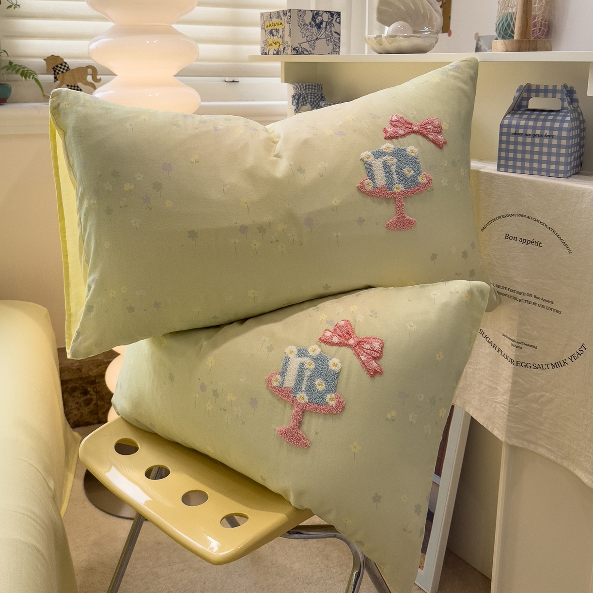 91家纺网 家纺一手货源 找家纺 雅居纺家纺 2026新款全棉双层纱毛巾绣四件套 蛋糕猫咪