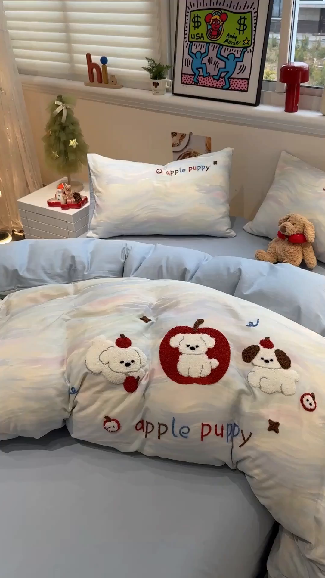 91家纺网 家纺一手货源 找家纺 雅居纺家纺 2026新款全棉双层纱毛巾绣四件套 红苹果小狗