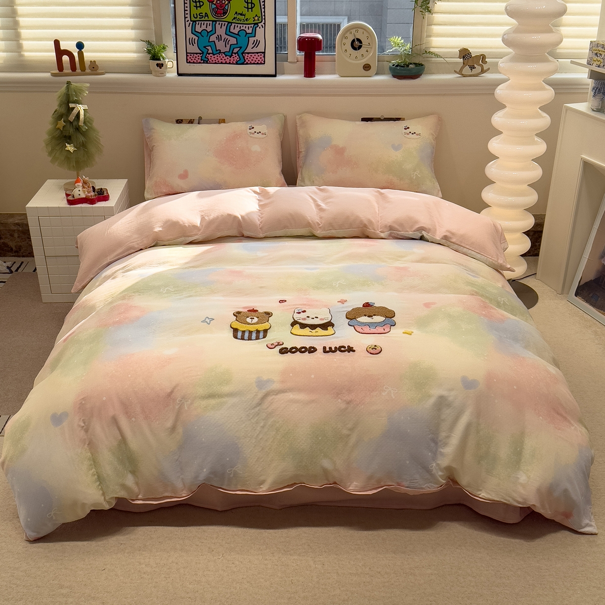 91家纺网 家纺一手货源 找家纺 雅居纺家纺 2026新款全棉双层纱毛巾绣四件套 萌宠甜品