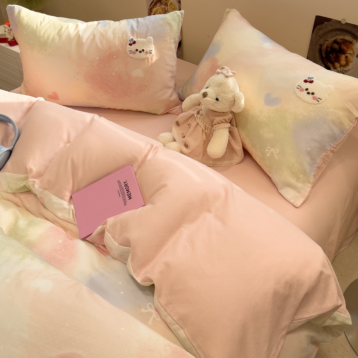 91家纺网 家纺一手货源 找家纺 雅居纺家纺 2026新款全棉双层纱毛巾绣四件套 萌宠甜品