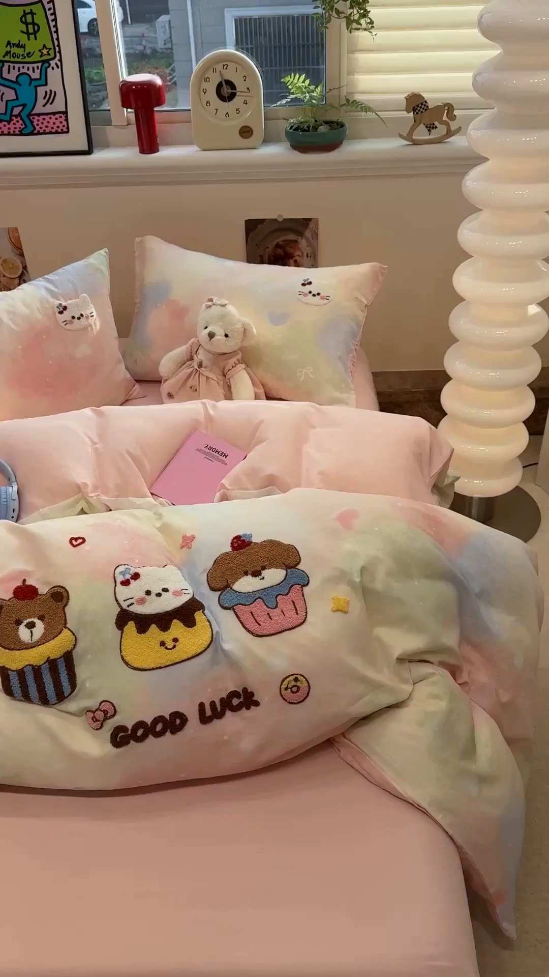 91家纺网 家纺一手货源 找家纺 雅居纺家纺 2026新款全棉双层纱毛巾绣四件套 萌宠甜品