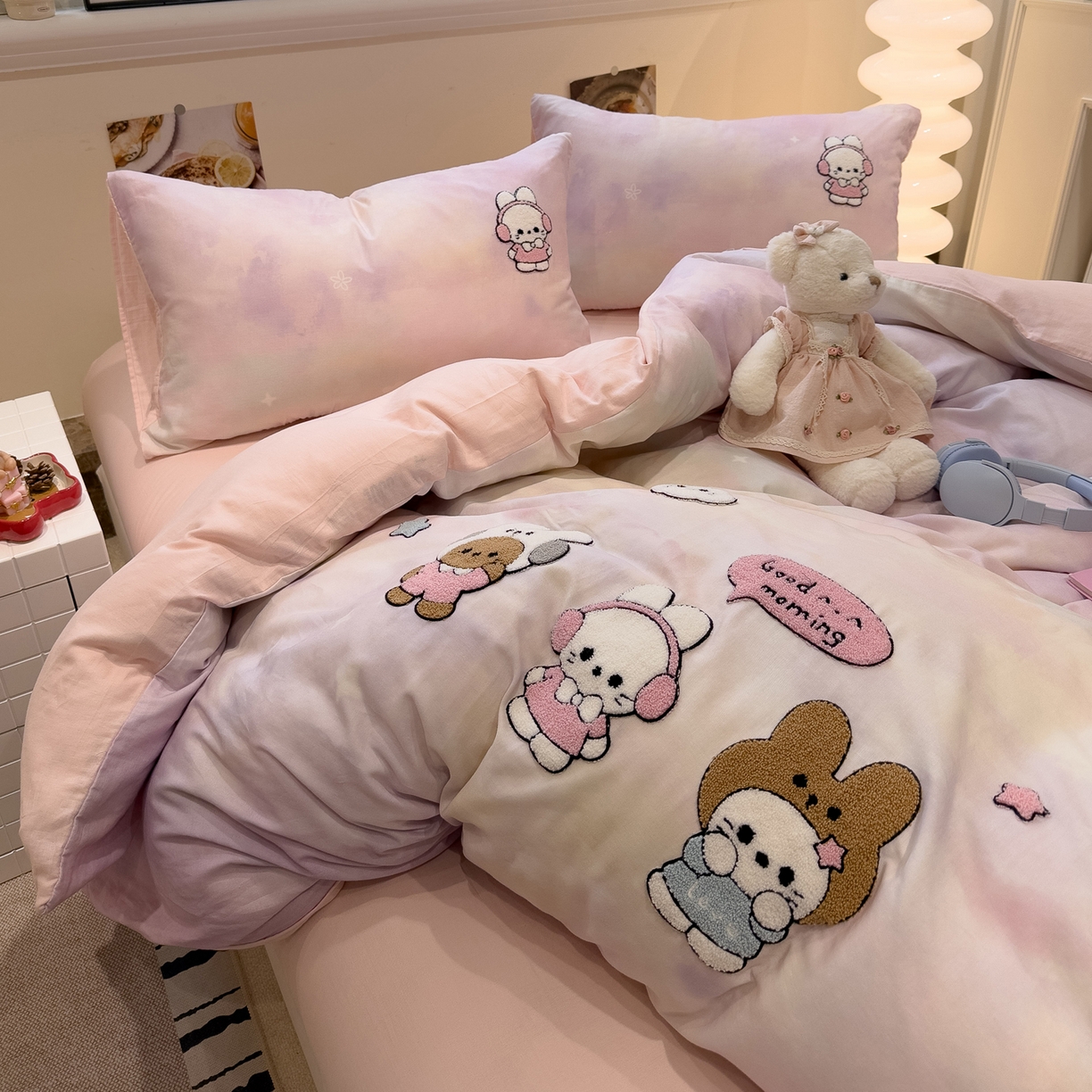 雅居纺家纺 2026新款全棉双层纱毛巾绣四件套 早安兔兔