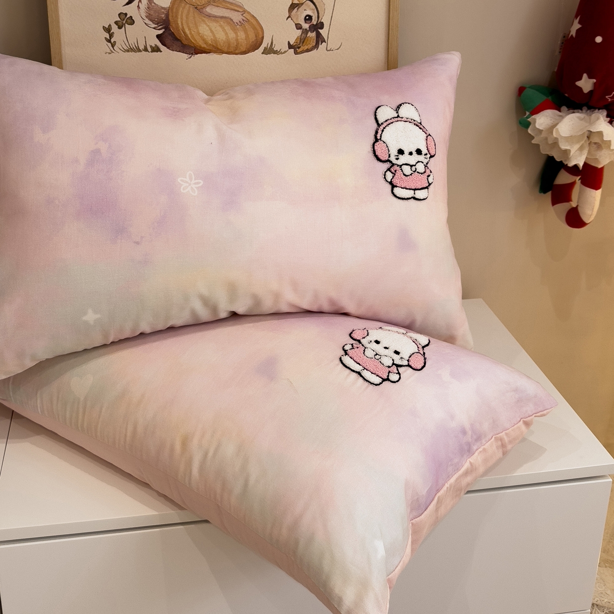 91家纺网 家纺一手货源 找家纺 雅居纺家纺 2026新款全棉双层纱毛巾绣四件套 早安兔兔