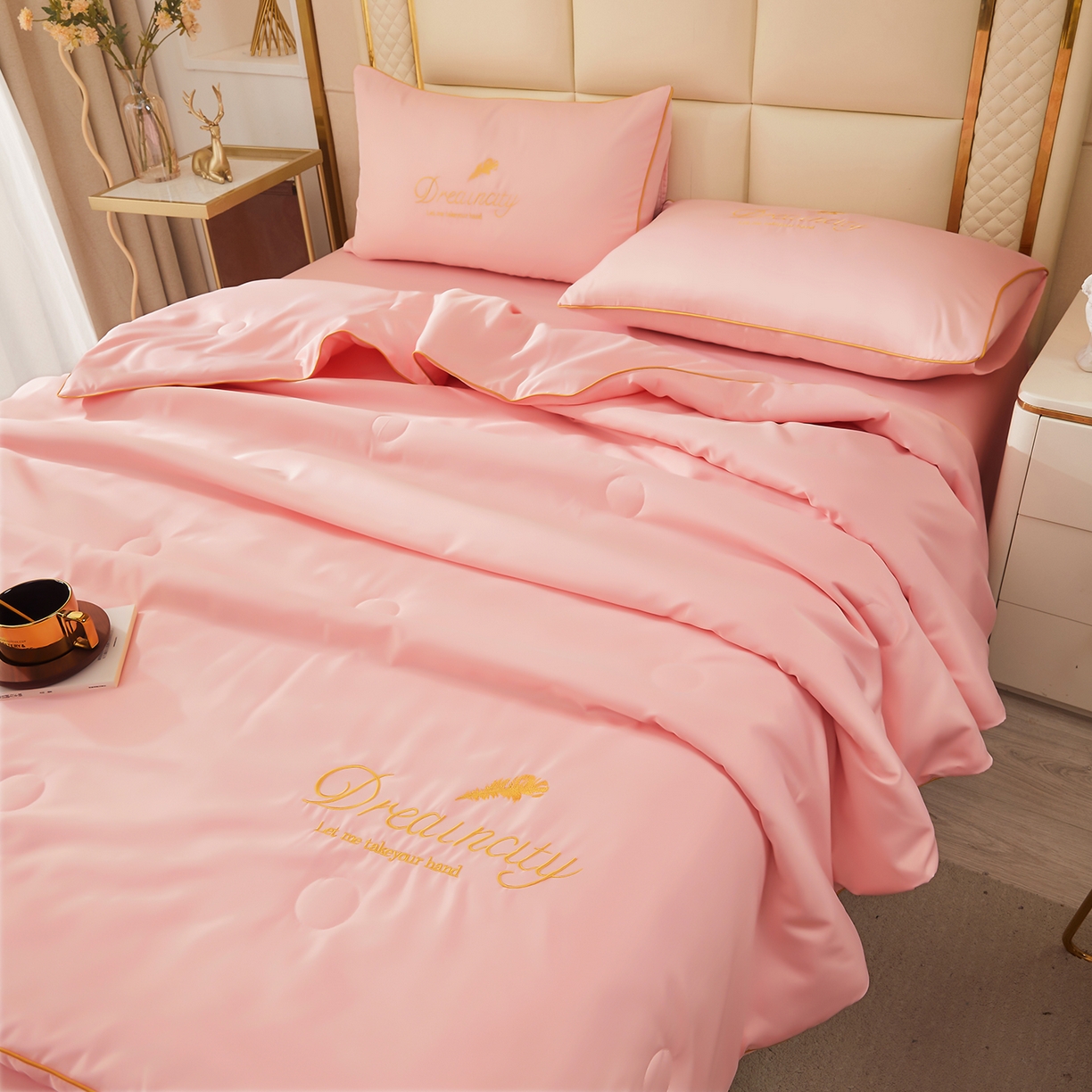 91家纺网 家纺一手货源 找家纺 好尚居 2026新款水洗真丝刺绣夏被被子被芯四件套 粉玉