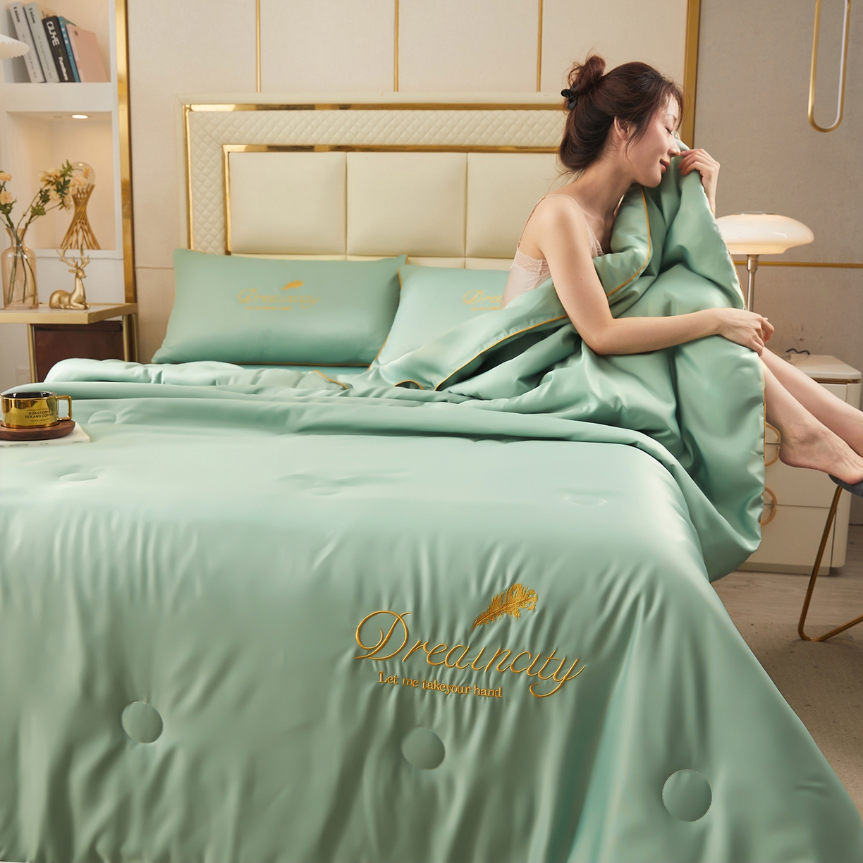 好尚居 2026新款水洗真丝刺绣夏被被子被芯四件套 深海蓝