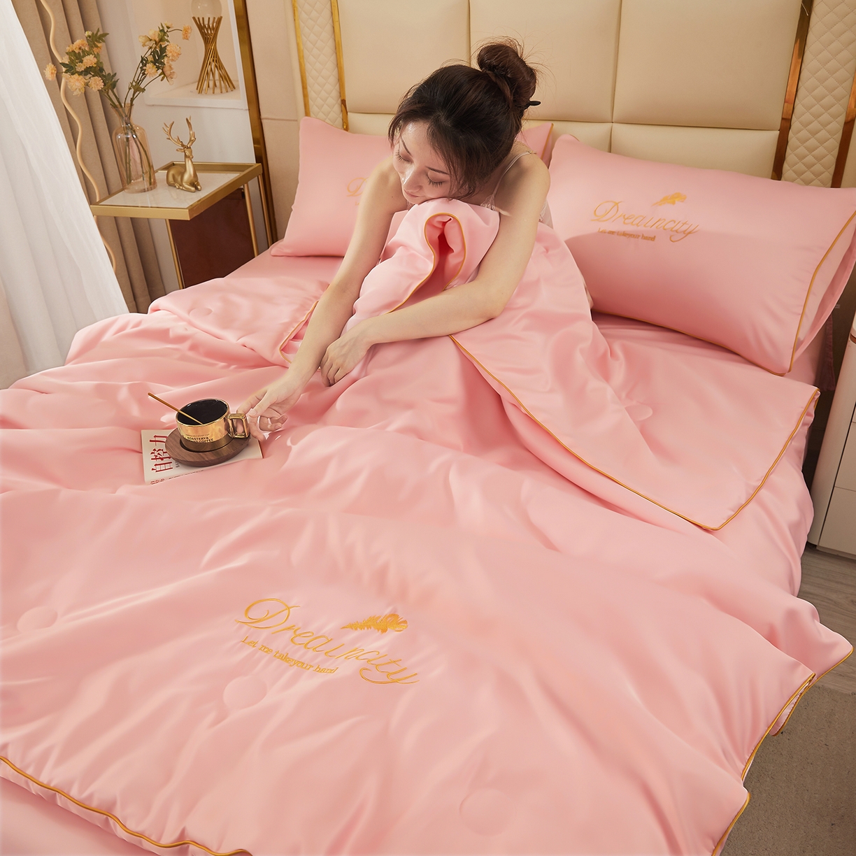 91家纺网 家纺一手货源 找家纺 好尚居 2026新款水洗真丝刺绣夏被被子被芯四件套 粉玉