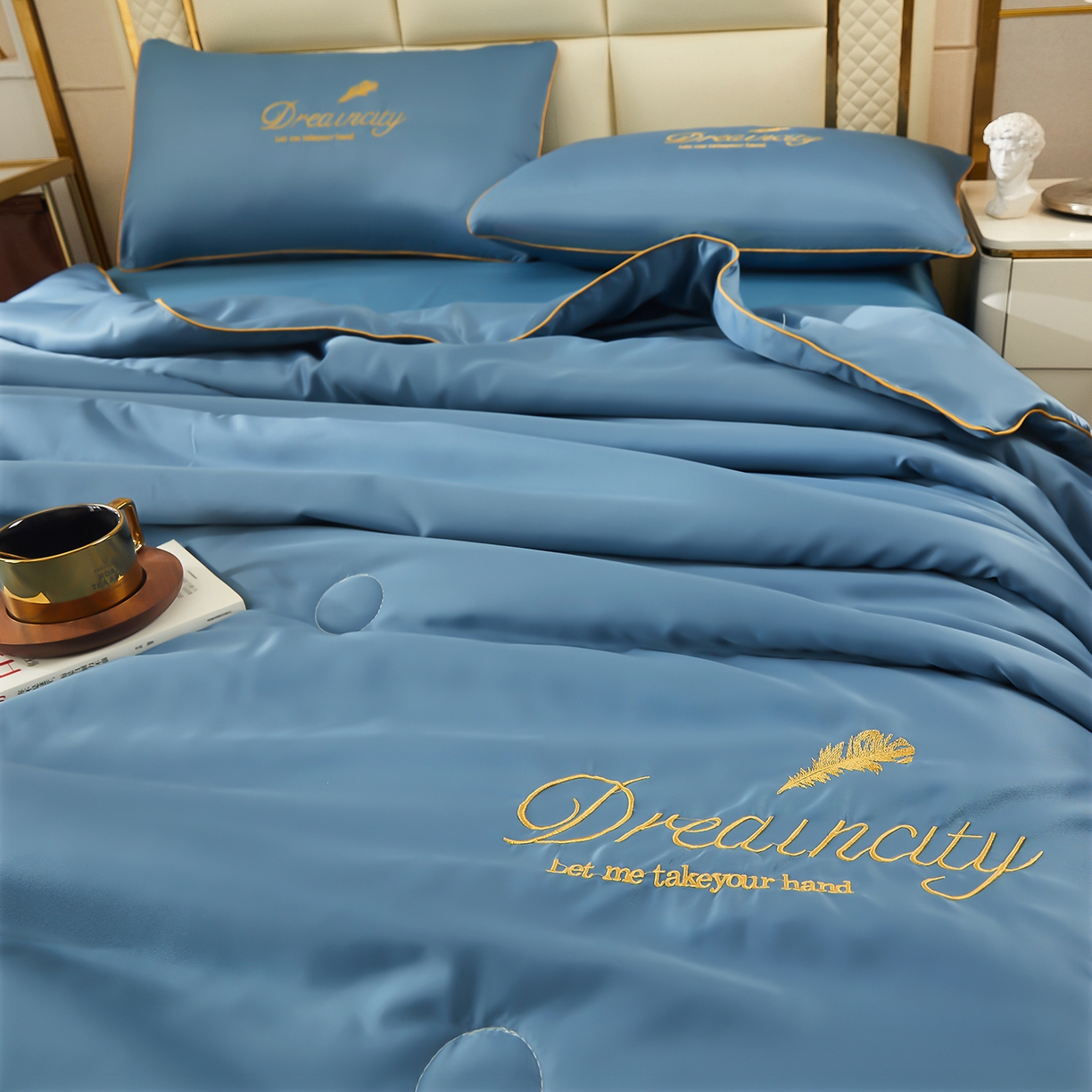 91家纺网 家纺一手货源 找家纺 好尚居 2026新款水洗真丝刺绣夏被被子被芯四件套 雾霾蓝