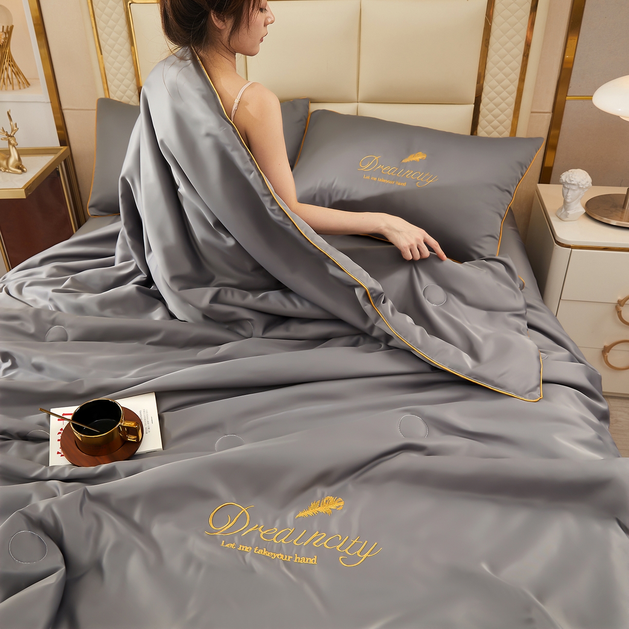 91家纺网 家纺一手货源 找家纺 好尚居 2026新款水洗真丝刺绣夏被被子被芯四件套 深灰