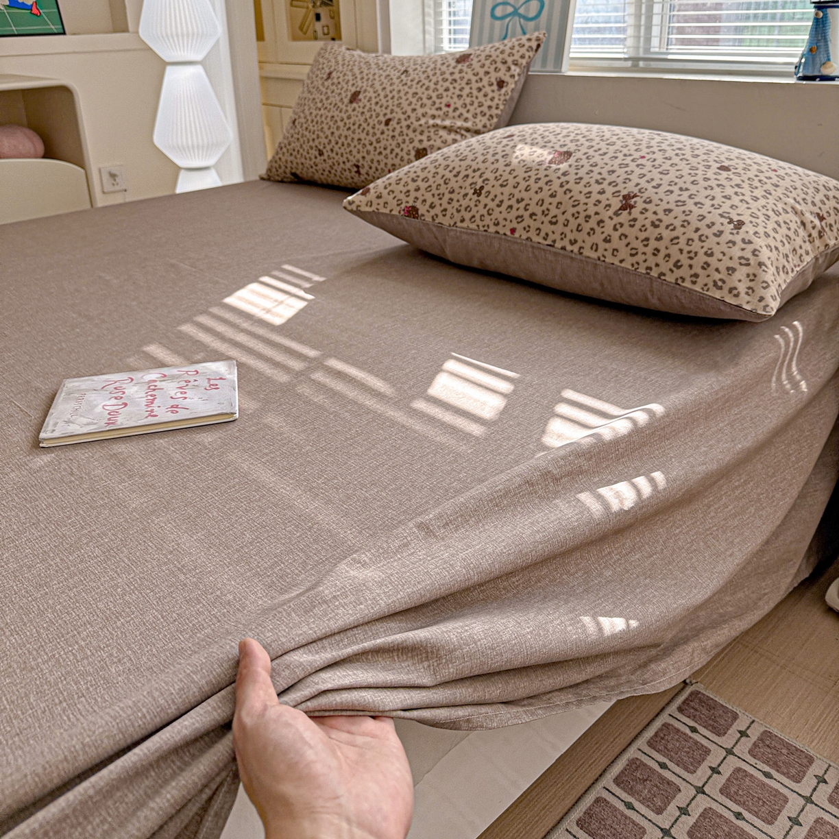 91家纺网 家纺一手货源 找家纺 名品家纺 2026新款100%纯棉床单系列 暗纹咖