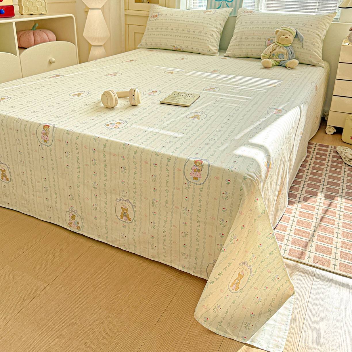 91家纺网 家纺一手货源 找家纺 名品家纺 2026新款100%纯棉床单系列 春日小熊