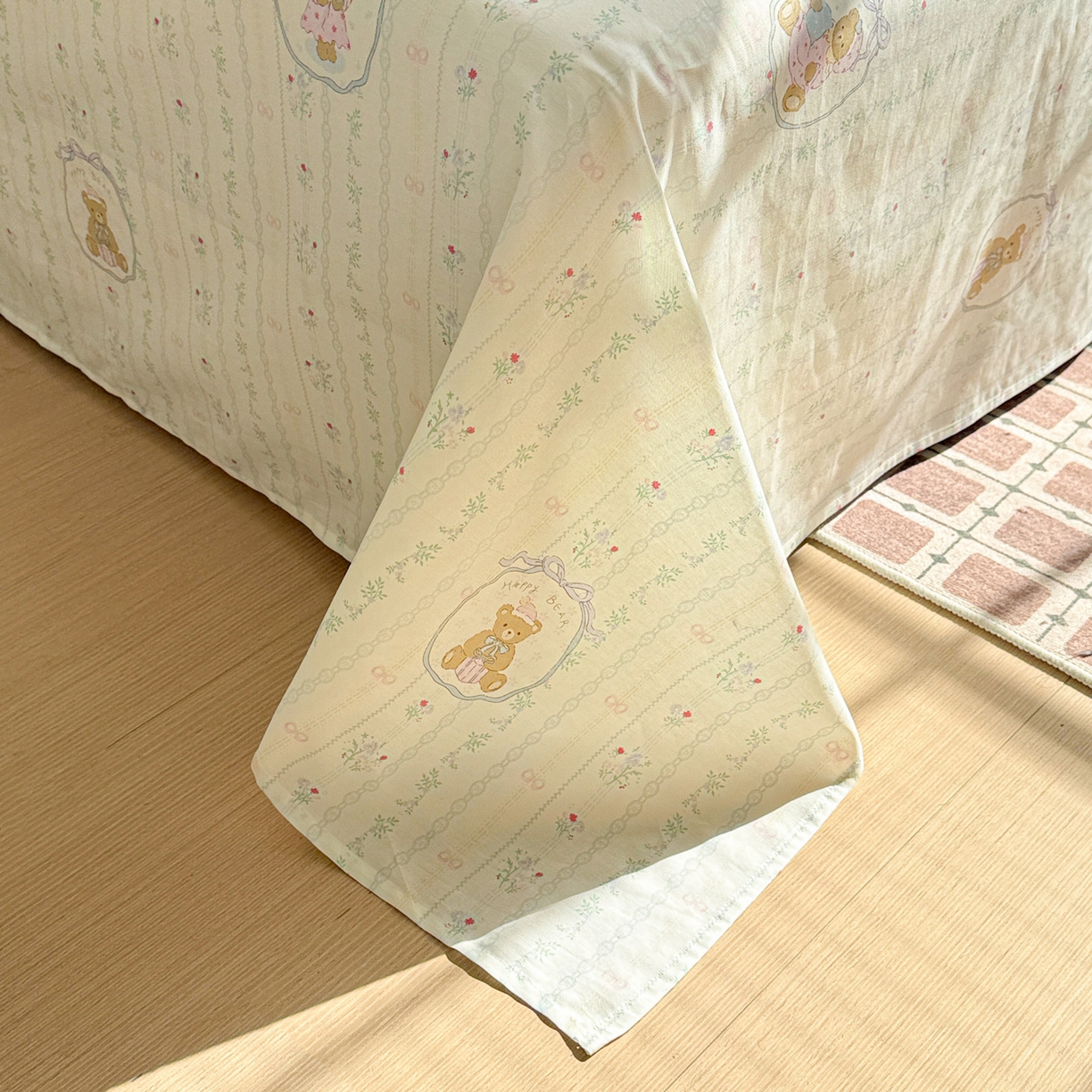 91家纺网 家纺一手货源 找家纺 名品家纺 2026新款100%纯棉床单系列 春日小熊