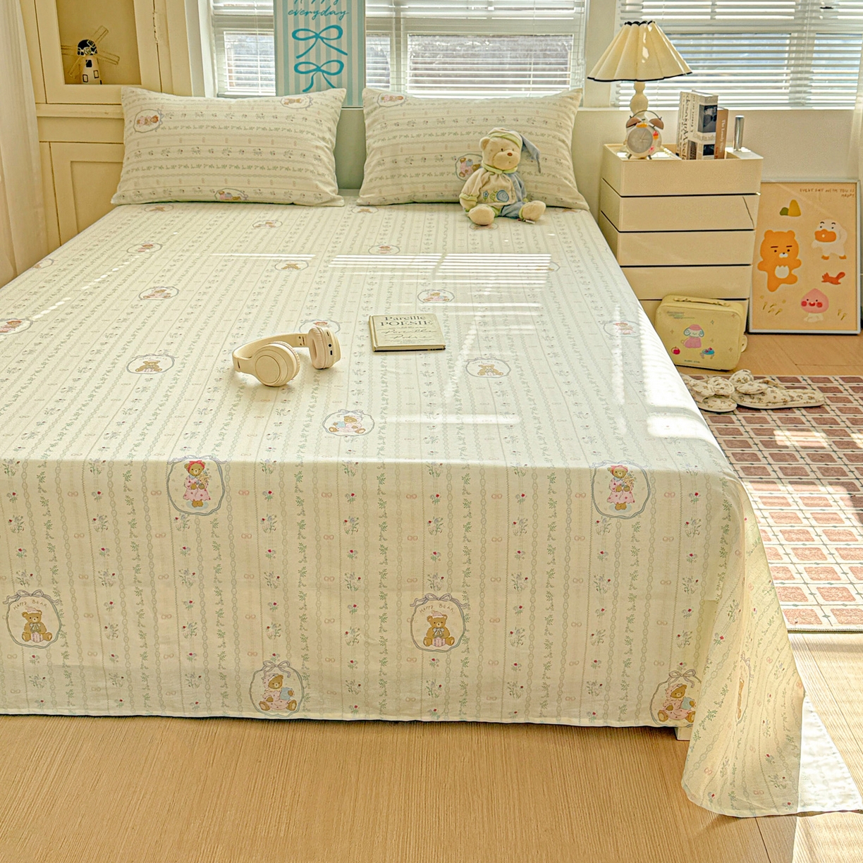 91家纺网 家纺一手货源 找家纺 名品家纺 2026新款100%纯棉床单系列 春日小熊