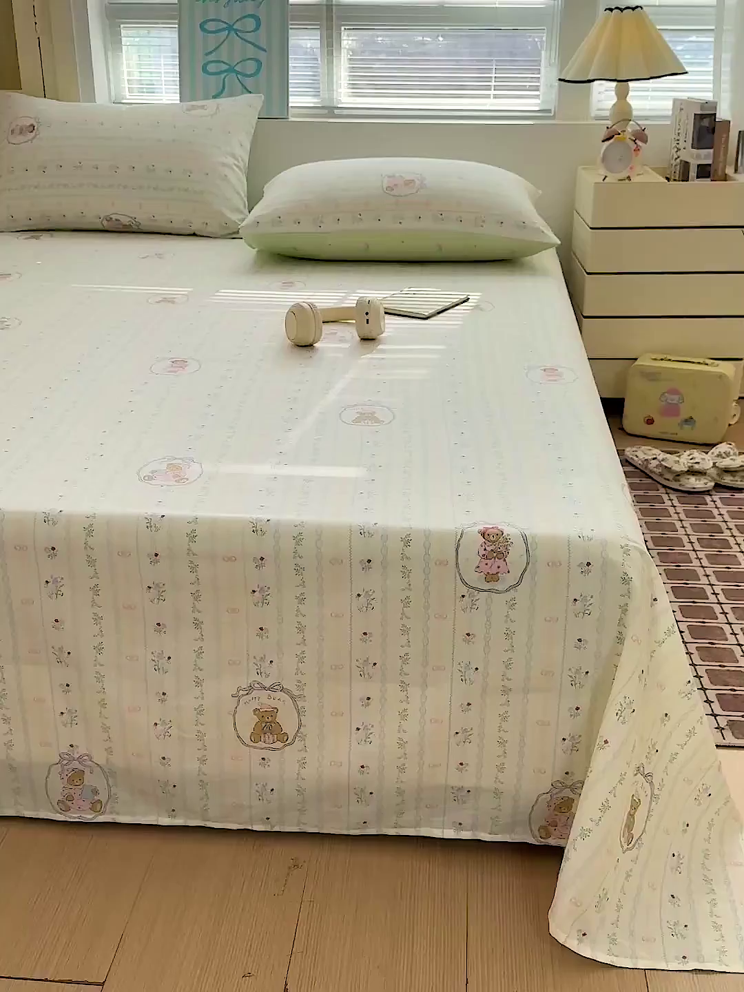 91家纺网 家纺一手货源 找家纺 名品家纺 2026新款100%纯棉床单系列 春日小熊