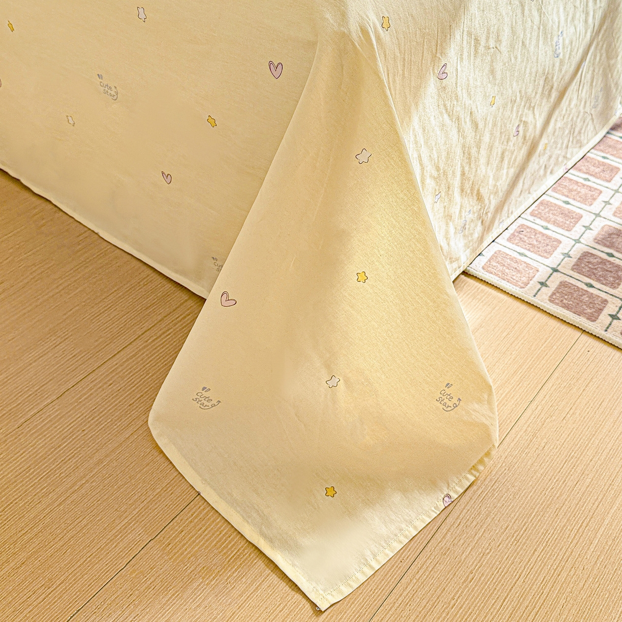 91家纺网 家纺一手货源 找家纺 名品家纺 2026新款100%纯棉床单系列 可爱星星-黄