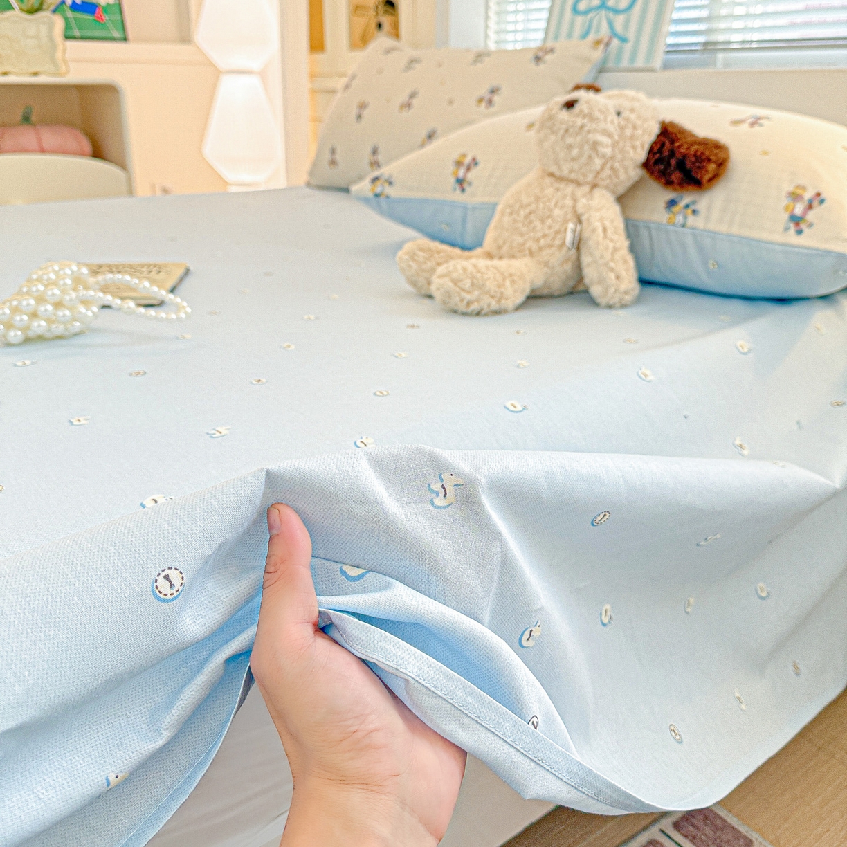 91家纺网 家纺一手货源 找家纺 名品家纺 2026新款100%纯棉床单系列 蓝色纽扣